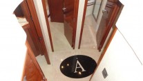 ESCAPE BY SEA -  Foyer